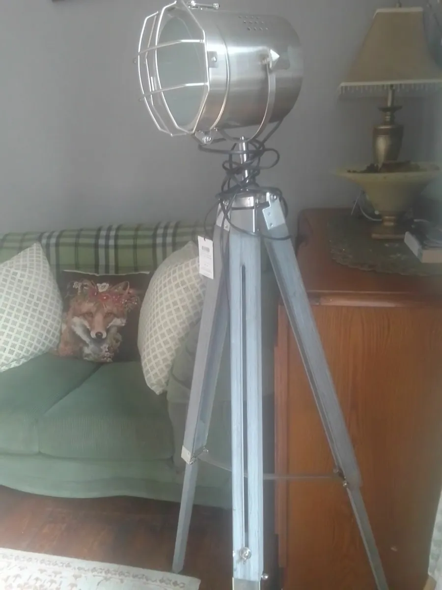 Laura Ashley tripod studio light as new ex display - Image 1