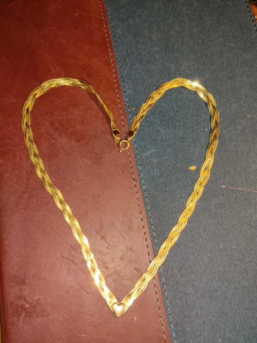 DOUBLE PLAID HEART, 9CT Gold 6.41 Gram 18"Chain ! - Image 1