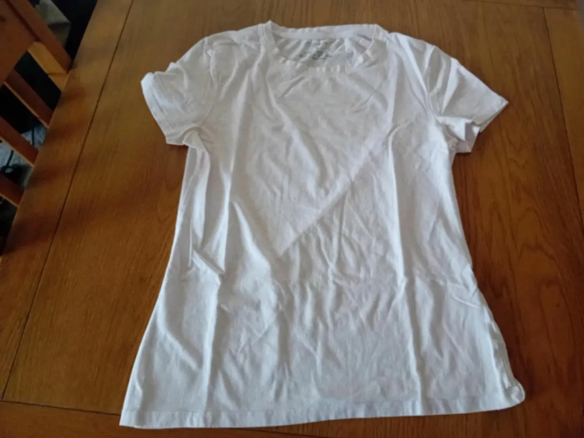 Women's T-shirts - Image 4