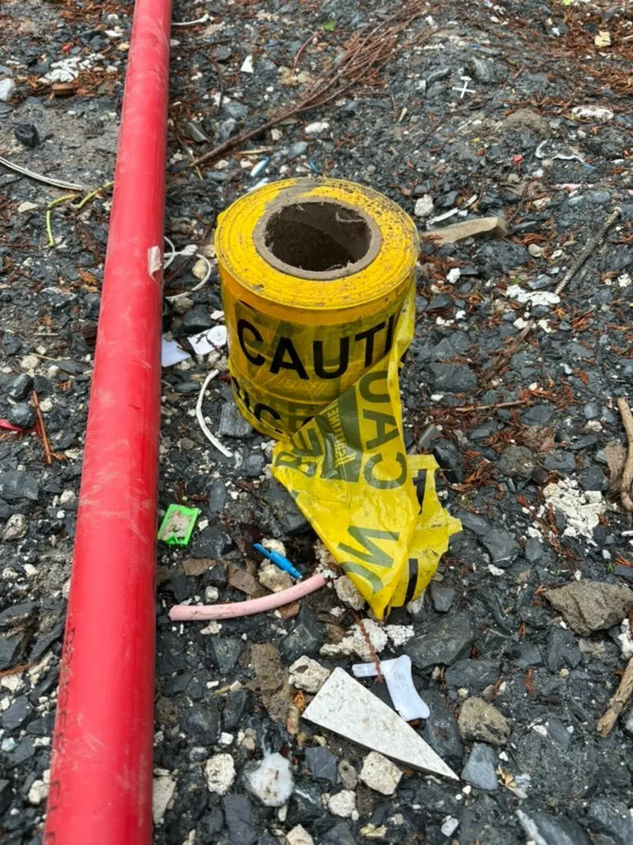 ESB red ducting (5.5m) and caution tape