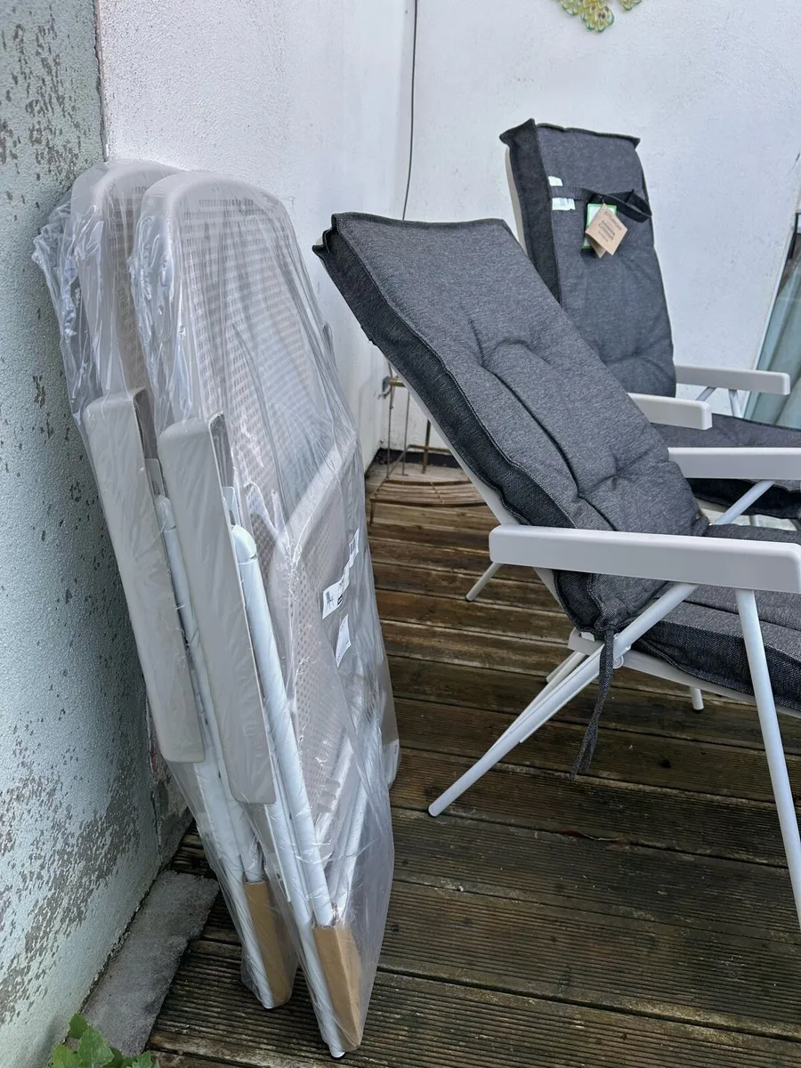 NEW Reclining Garden Chairs with two cushions - Image 2