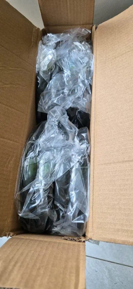 Brand new 4x2.5 kilo Olympic weight plates - Image 2