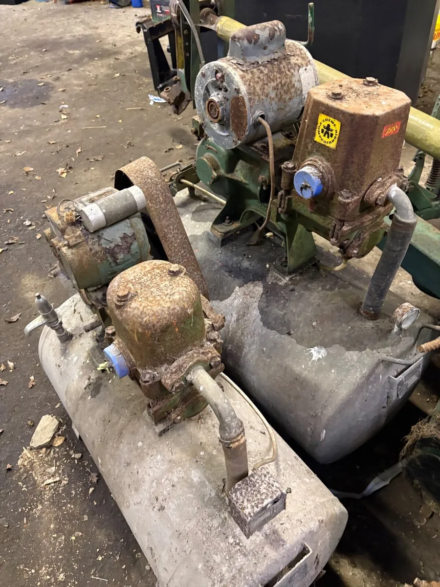 Old water pumps - Image 2