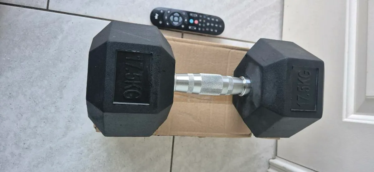 Brand new 2x17.5 kilo hex dumbbells - Image 4