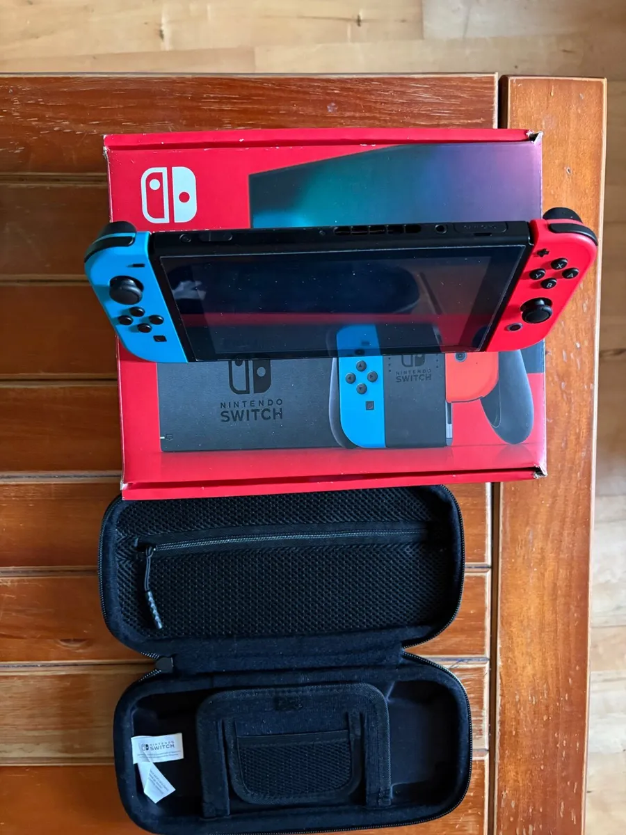 Nintendo Switch - Image 4