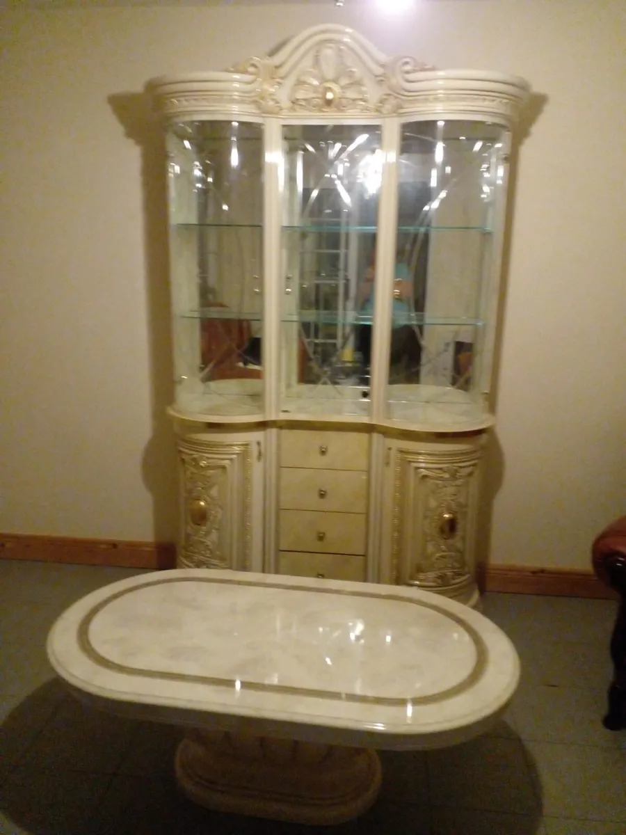 Italian furniture - Image 2