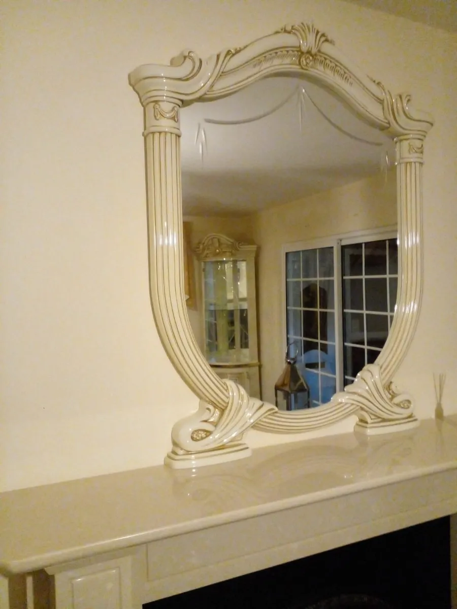 Italian furniture - Image 3