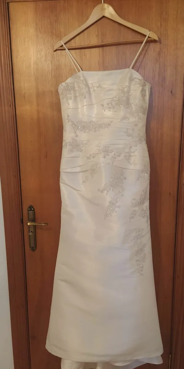 Wedding dress - Image 1