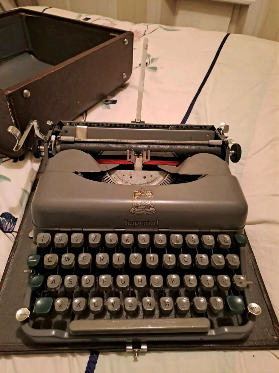 1940s Imperial Good Companion 3 Typewriter - Image 1