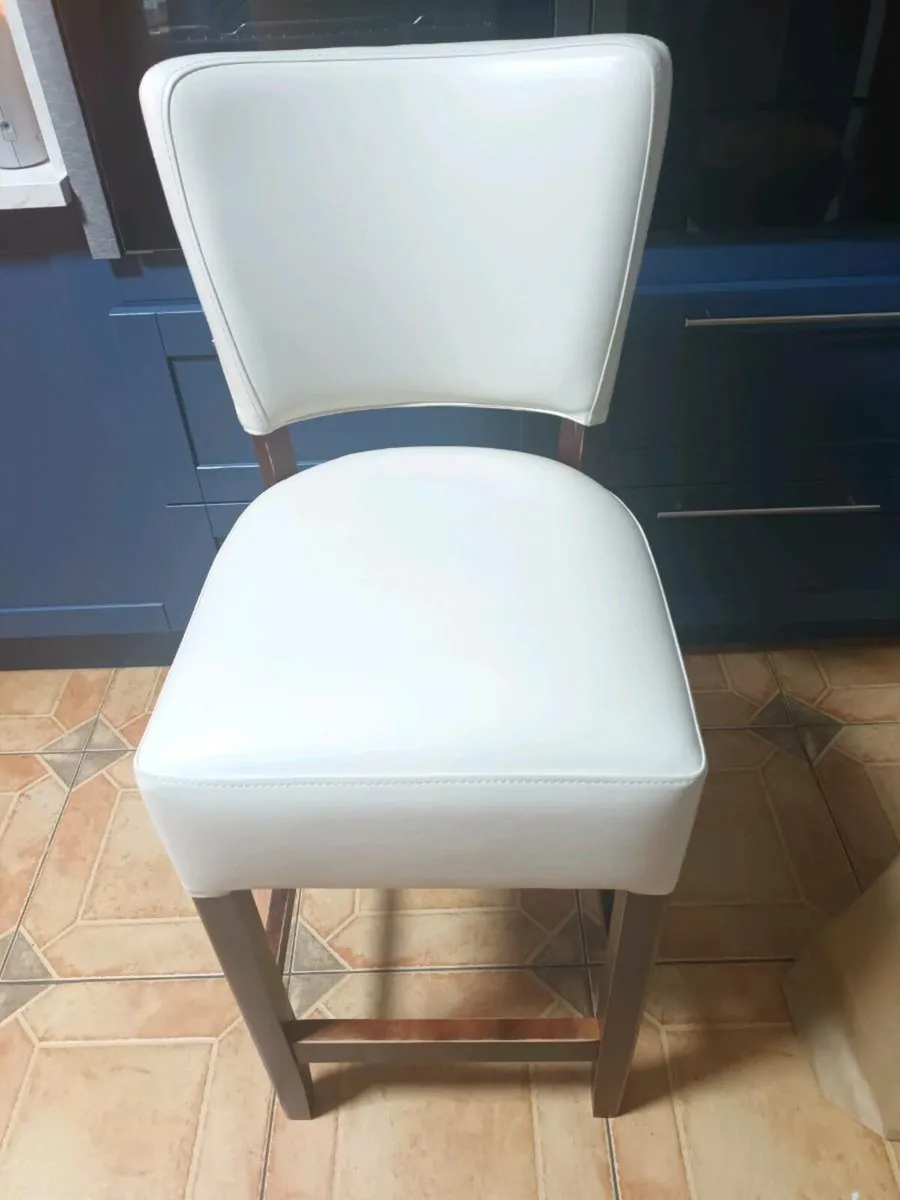 Kitchen counter stools - Image 3