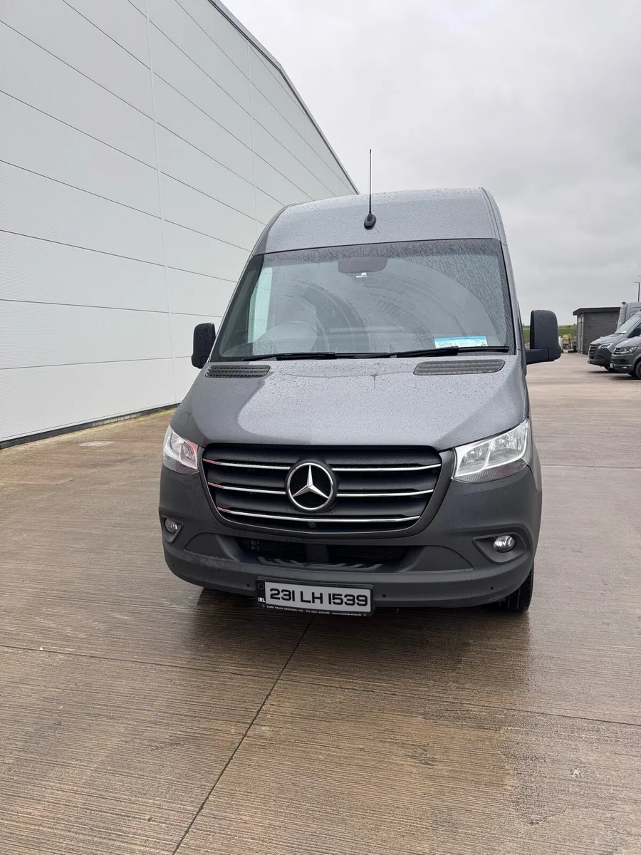 Mercedes Sprinter 319 auto - immaculate- low Kms - Image 1