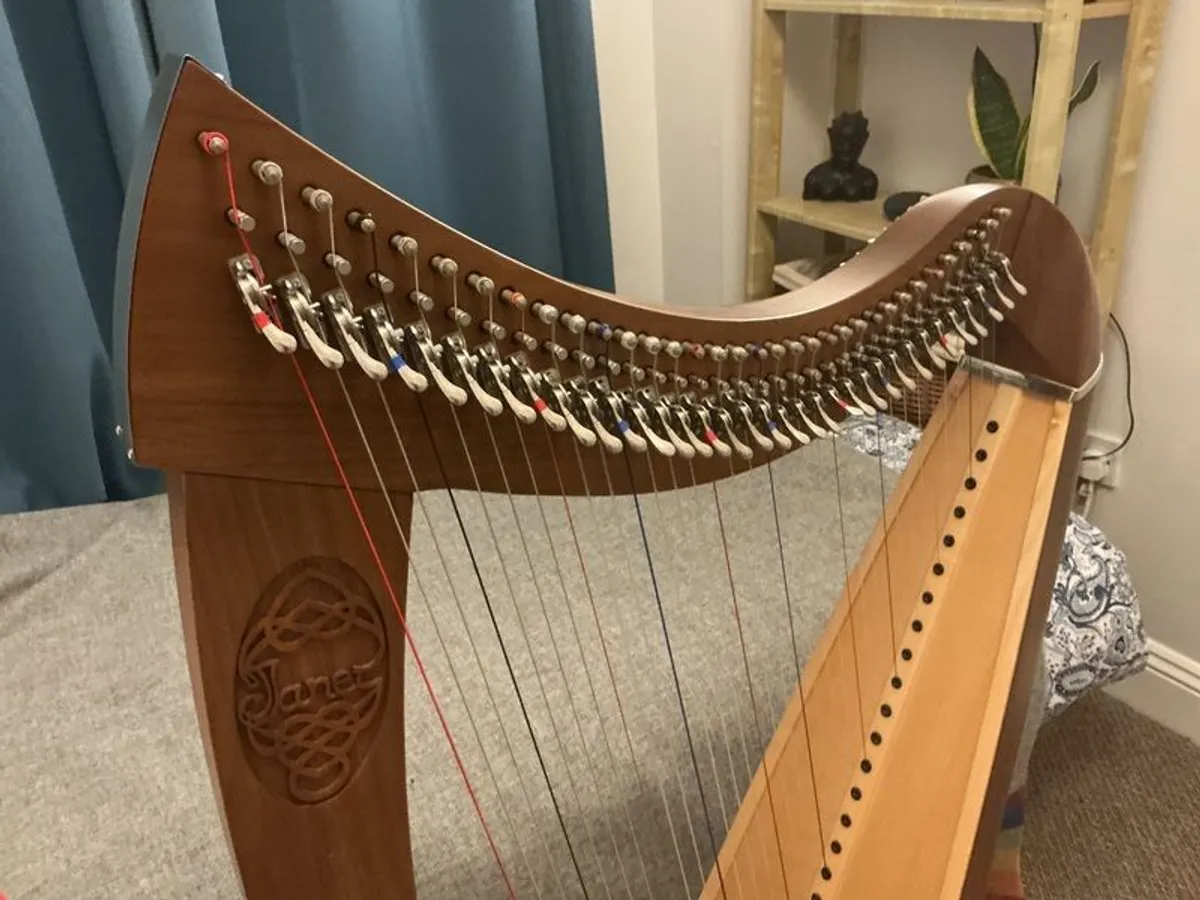Celtic harp - Image 1