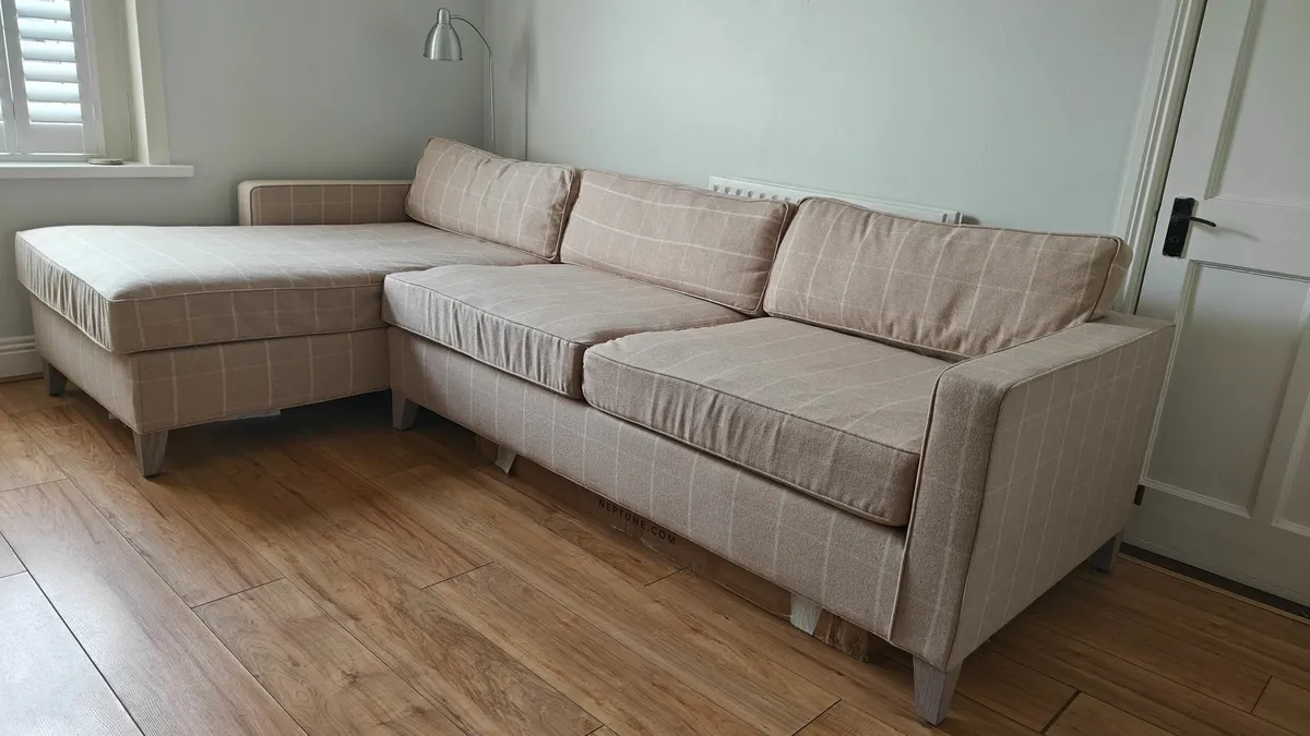 Beautiful Neptune Shoreditch sofa with chaise - Image 1