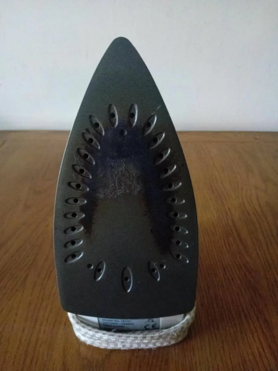 Iron (Russell Hobbs) - Image 4