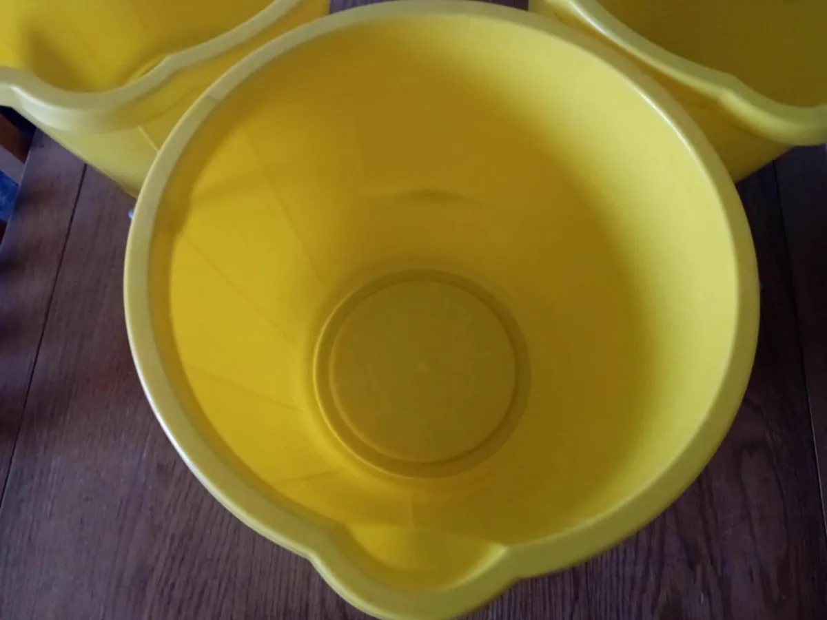 Buckets - Image 3