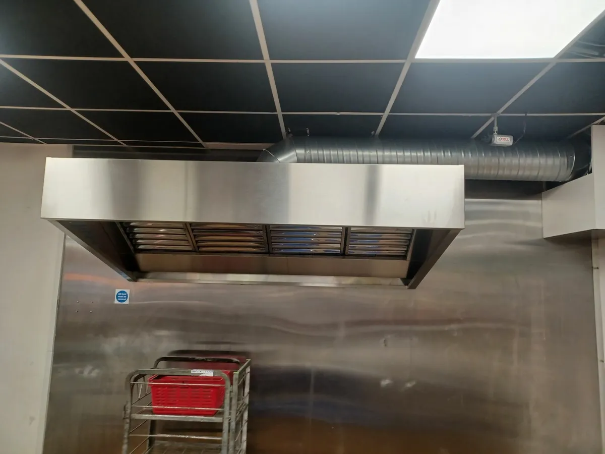 Extractor fan and canopy - Image 2