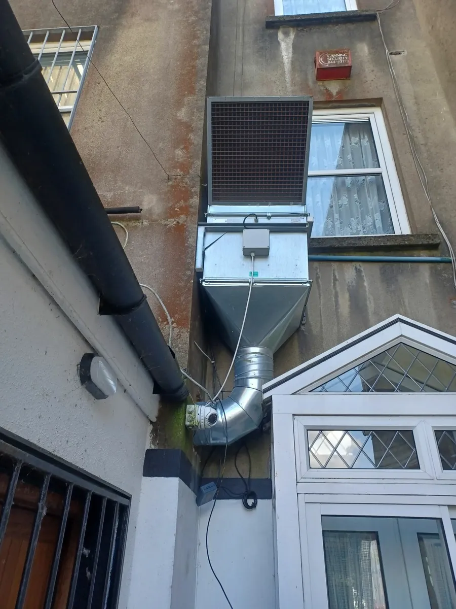 Extractor fan and canopy - Image 3