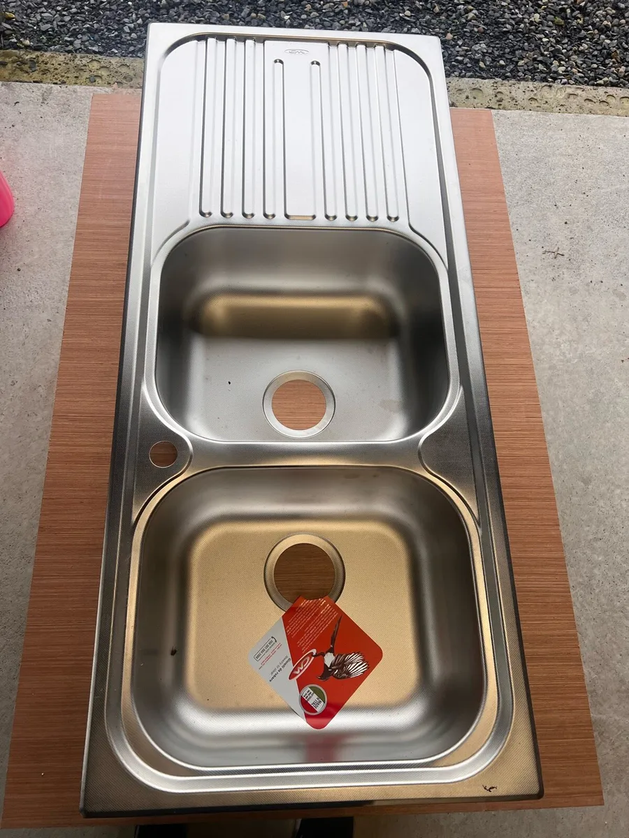 Kitchen sinks. Stainless steel and Ceramic. - Image 4