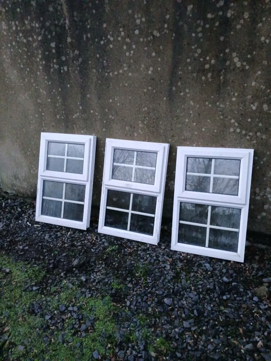 ✴️ 3X MATHCING UPVC WINDOWS LIKE NEW FOR SALE