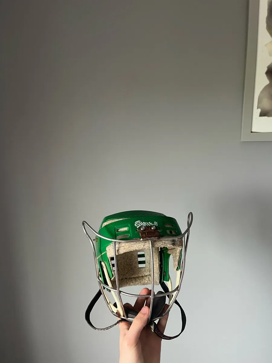 Oldstyle long loop Kilkenny guard (cooper helmet) - Image 2