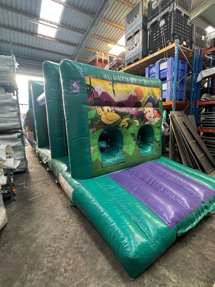 Bouncy castle, assault course, obstacle course - Image 1