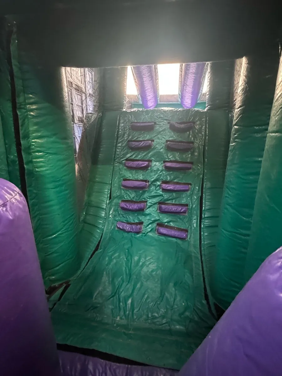 Bouncy castle, assault course, obstacle course - Image 2