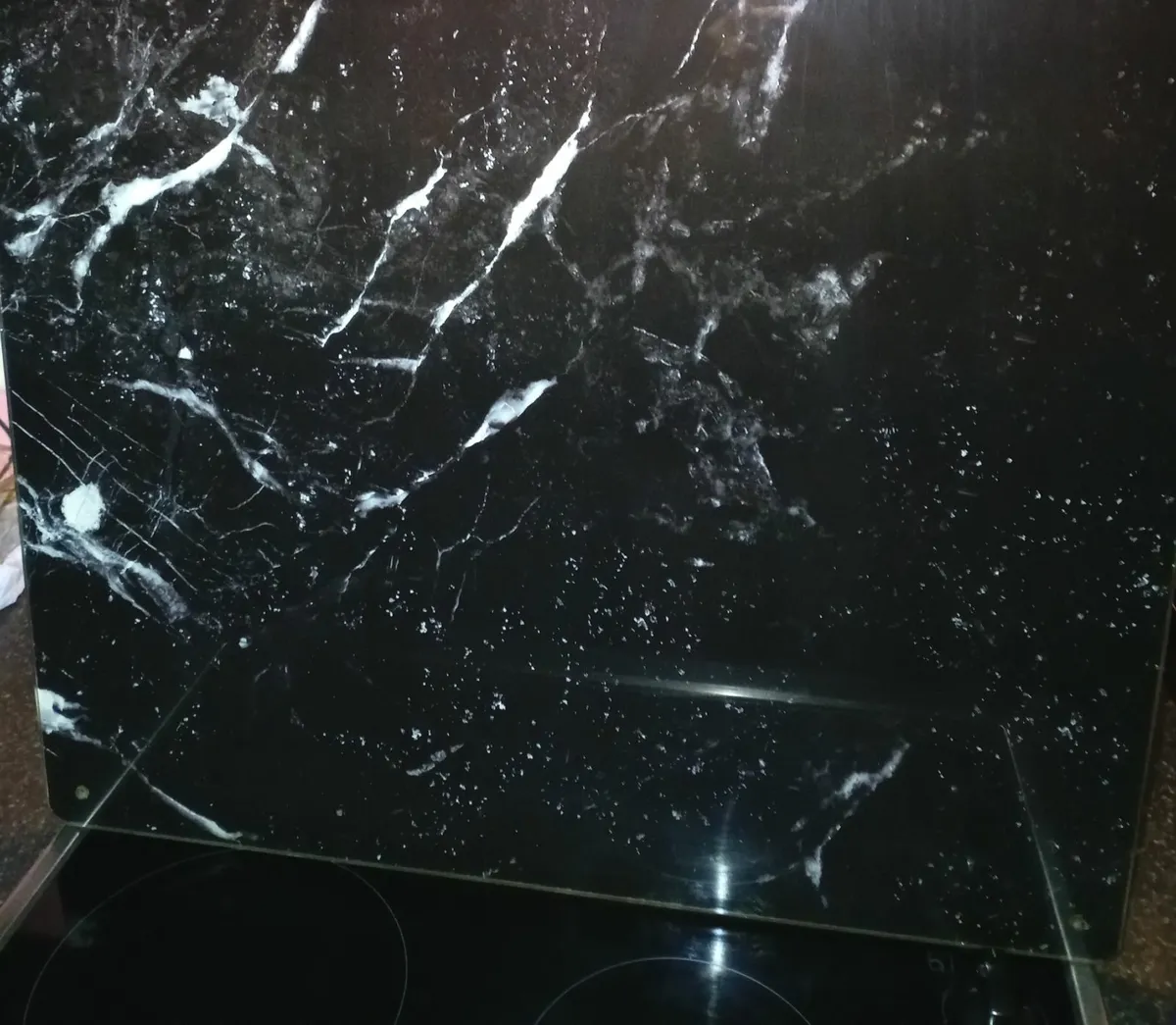 Kitchen glass splashback - Image 1