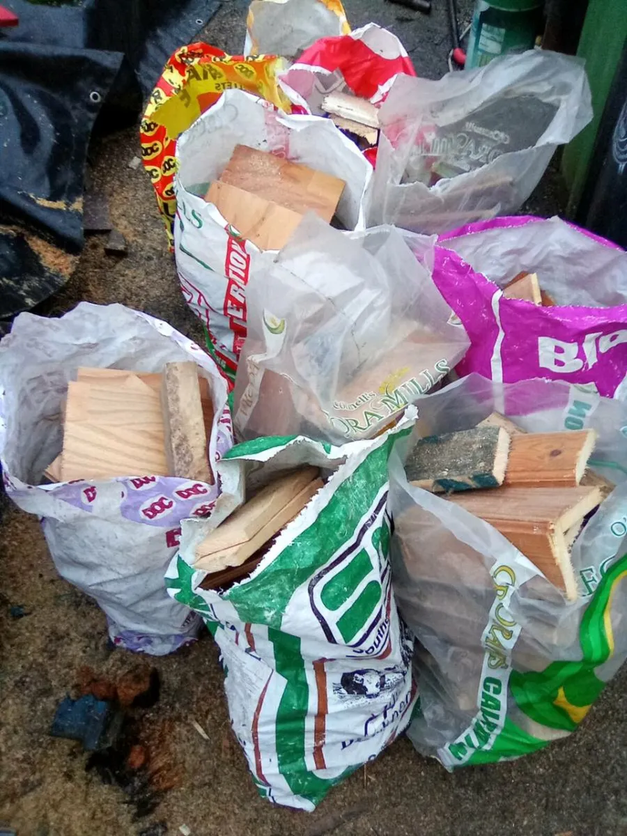 End.  Pallets.   Bords - Image 1