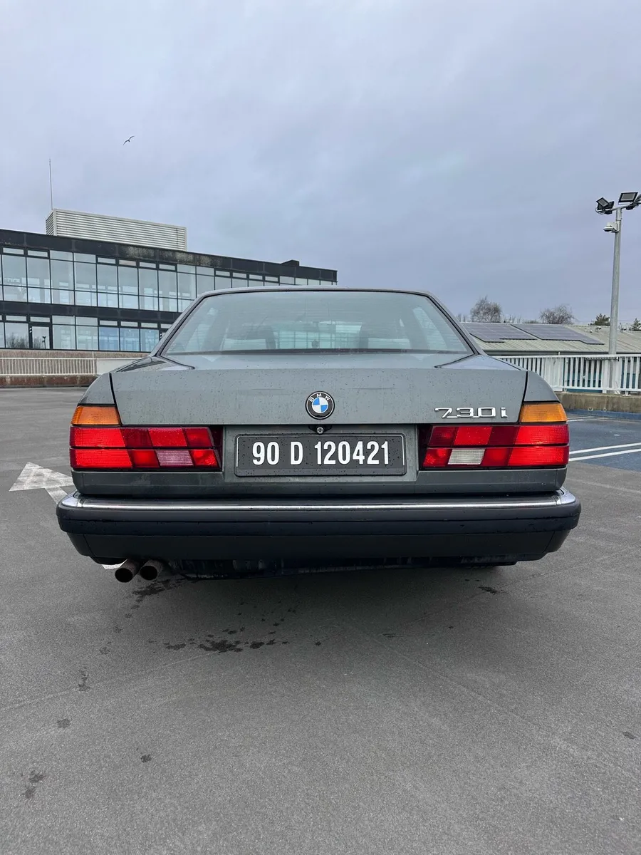 BMW e32 730i - Image 4