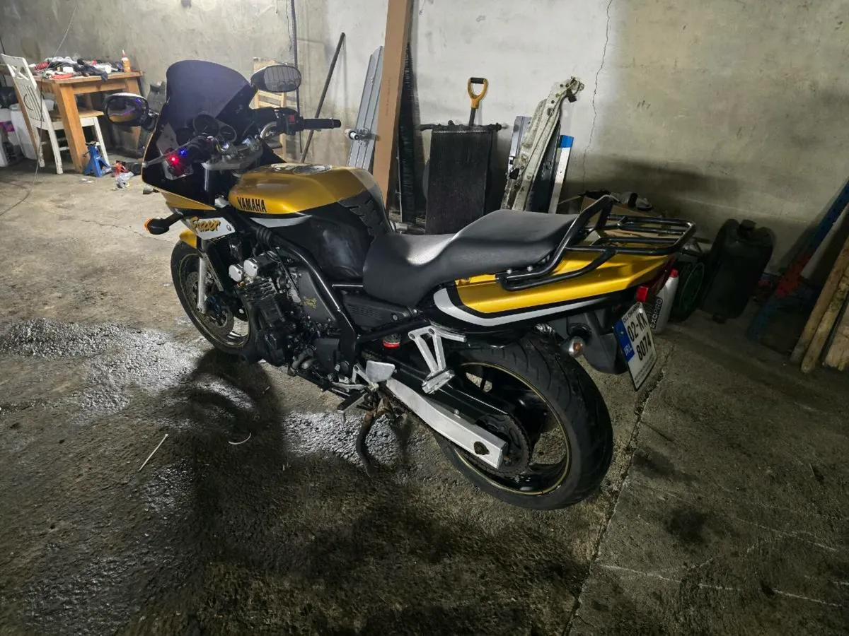 Yamaha fzs 600 fazer - Image 4