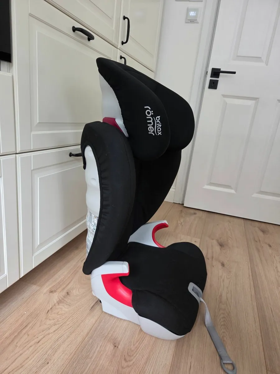 Child car seats x2 - Image 2