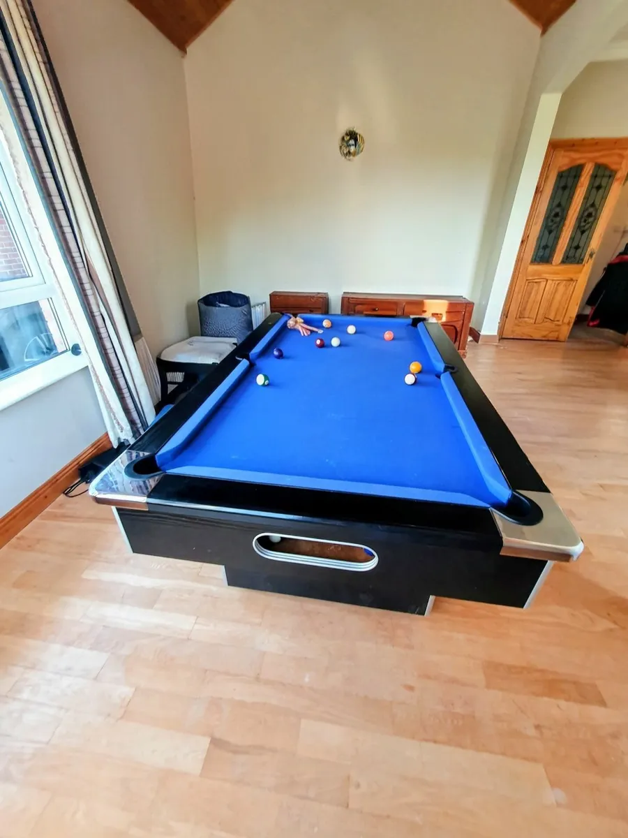 Pool table