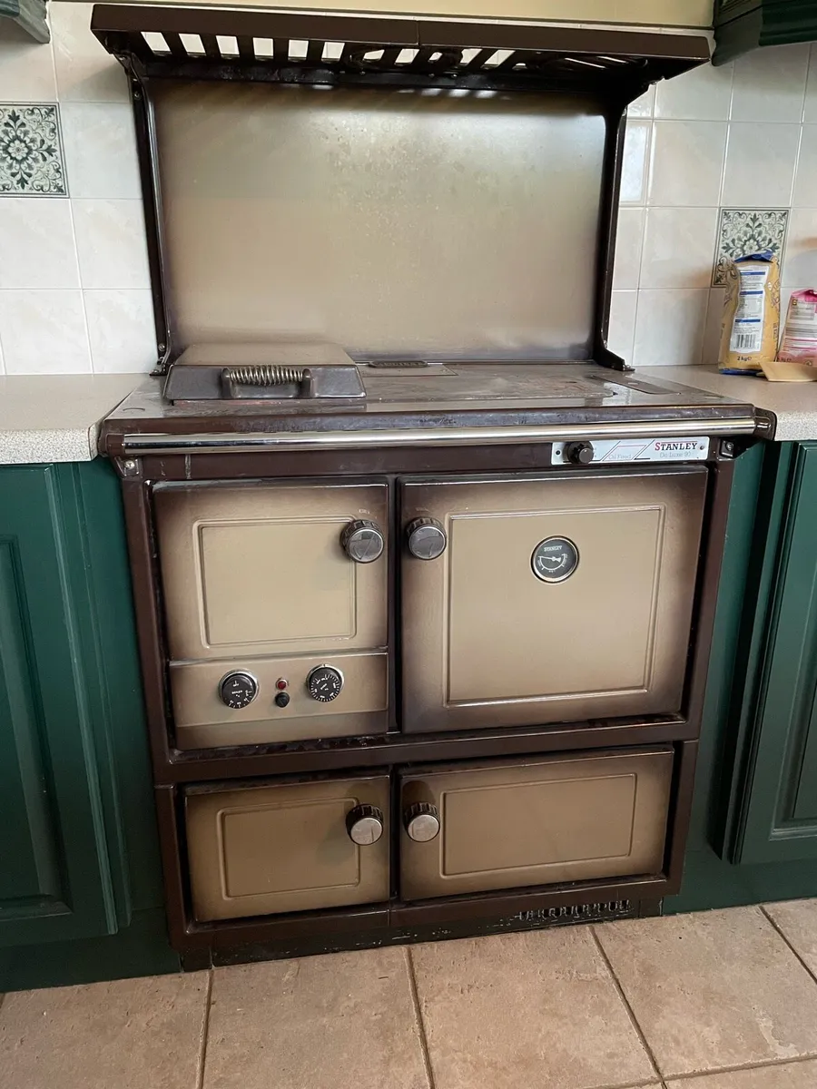 Stanley delux 90 oil fired range - Image 1