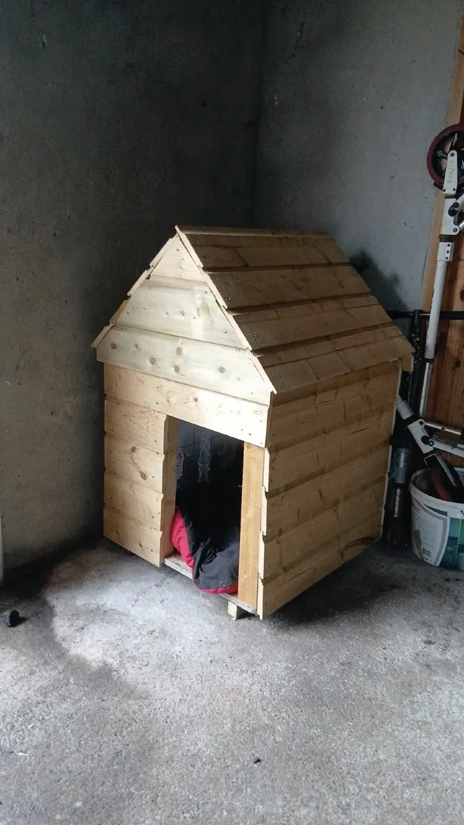 Dog house - Image 1