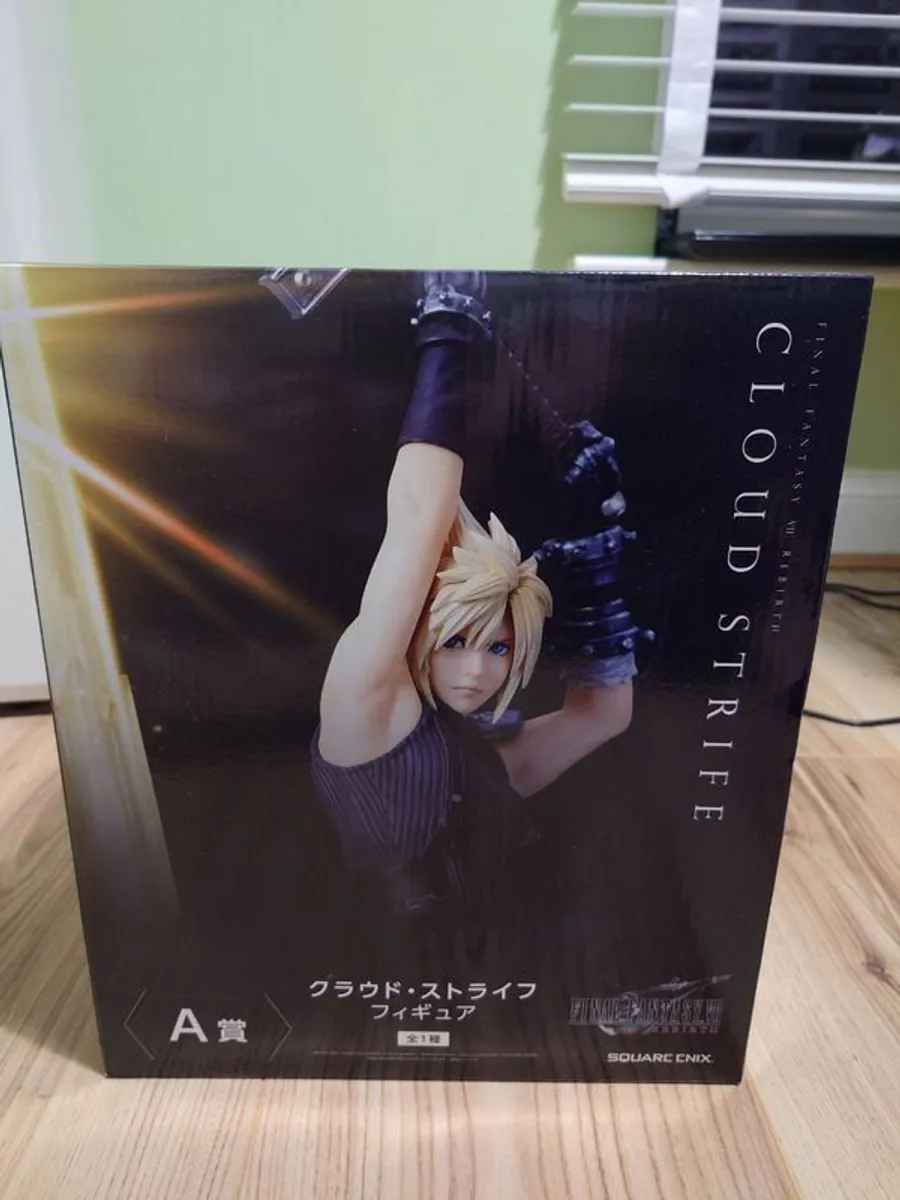 Final Fantasy 7 Rebirth Cloud Strife Figure [Japan Exclusive] - Image 1