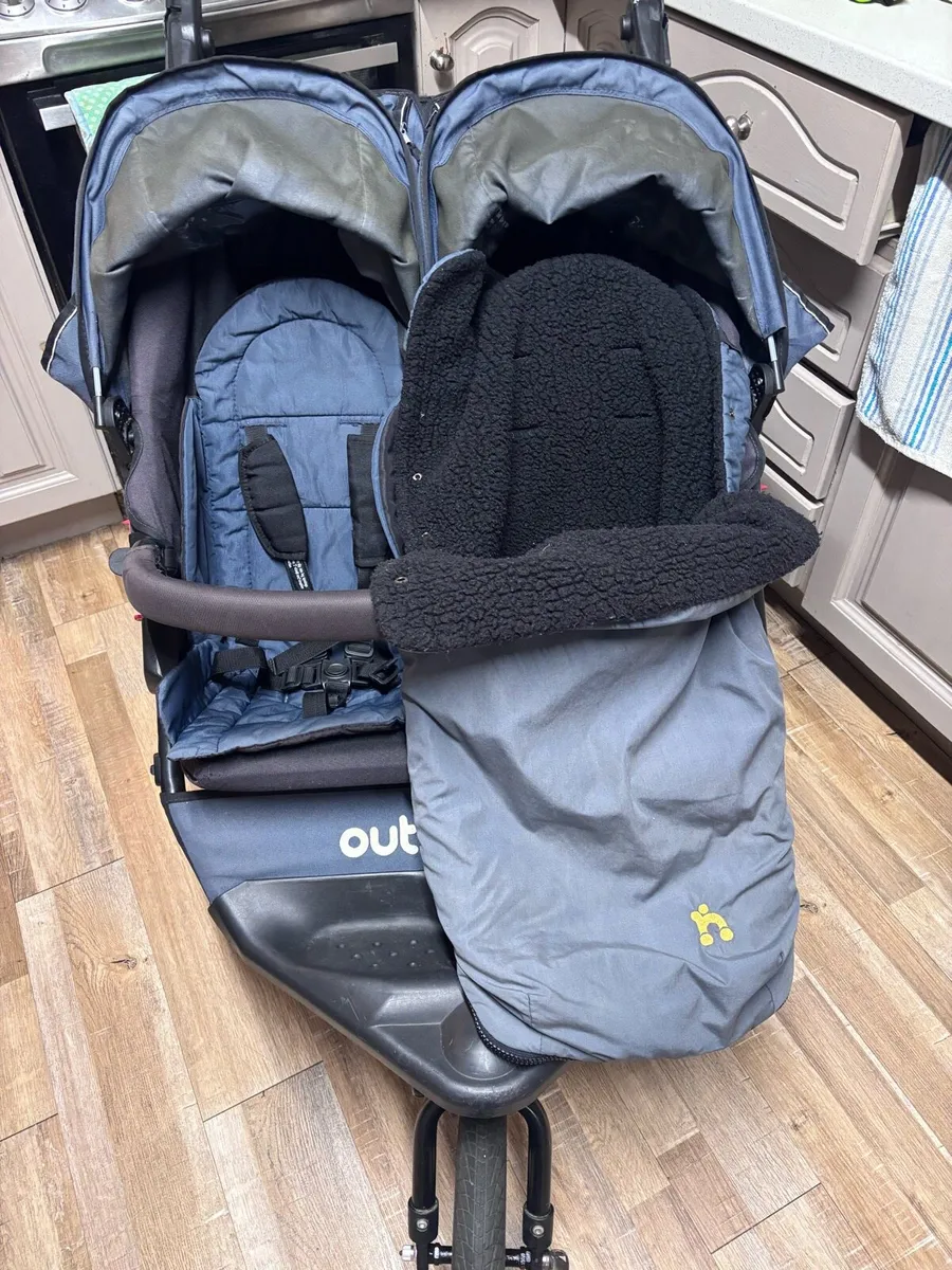 Out n about double - Image 3