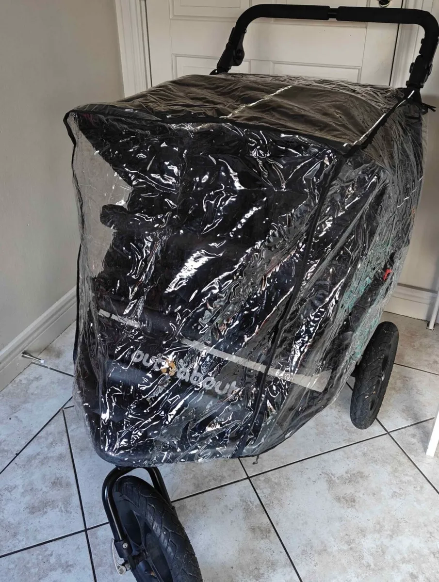 Out n about double buggy - Image 3