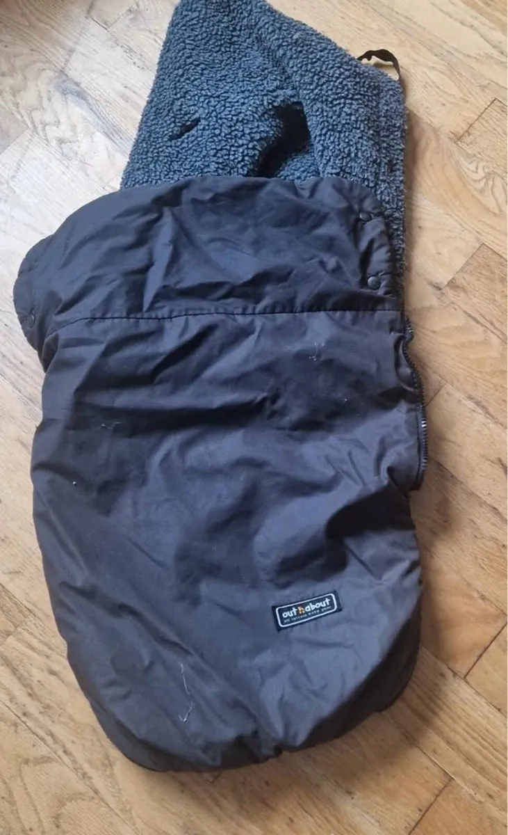 Out n about double buggy - Image 2