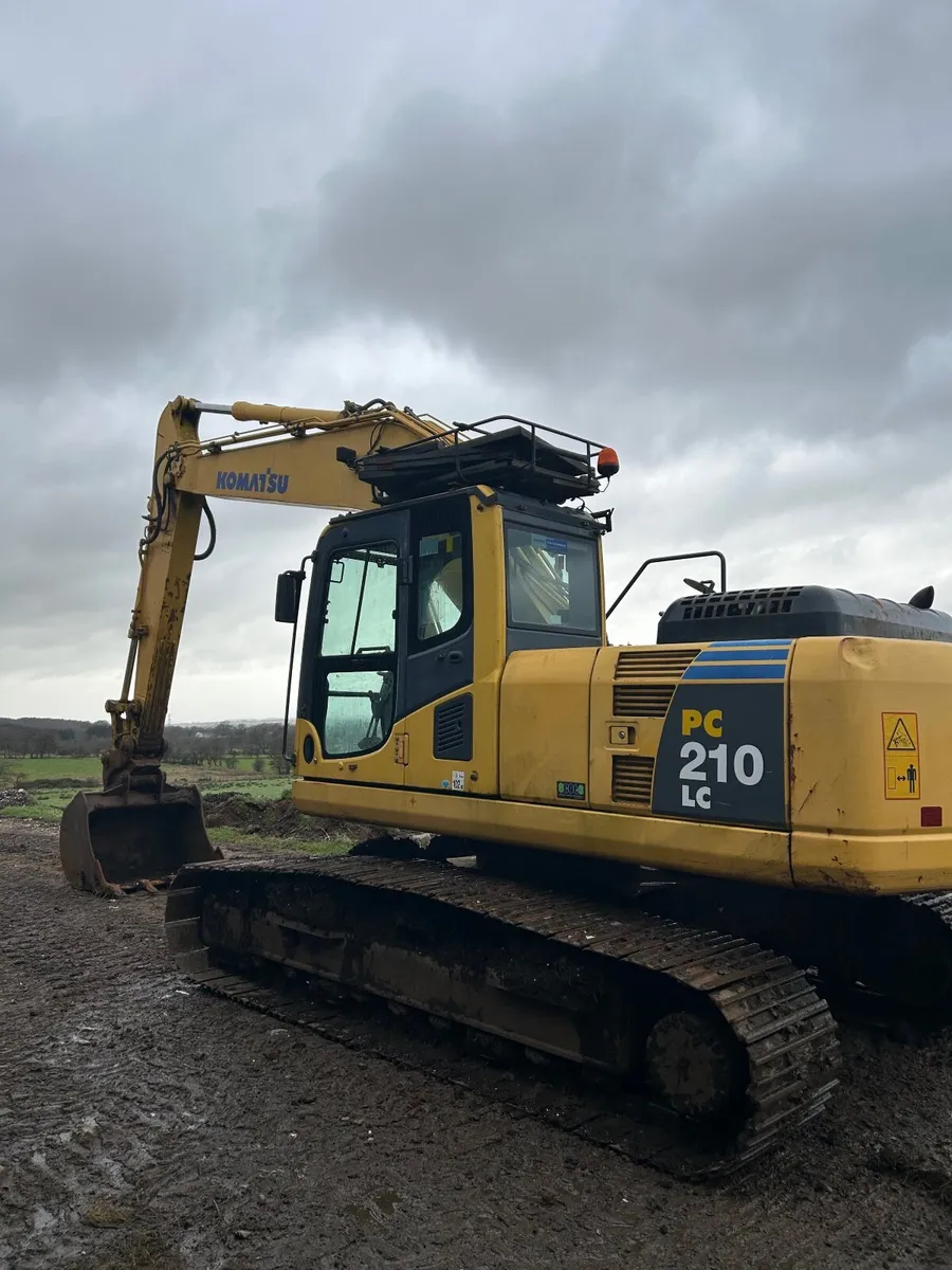Digger Komatsu 210 - Image 1