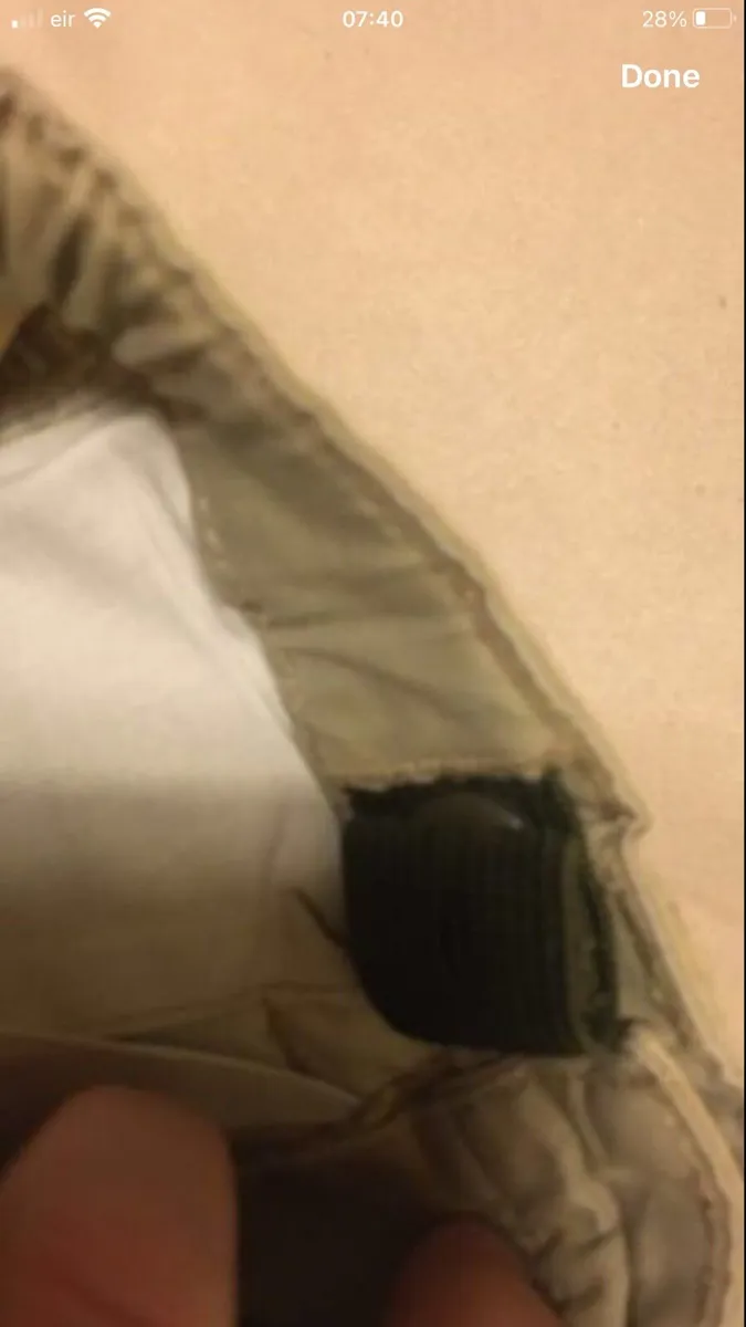 Boys gap trousers 12/18 mths €3 - Image 4