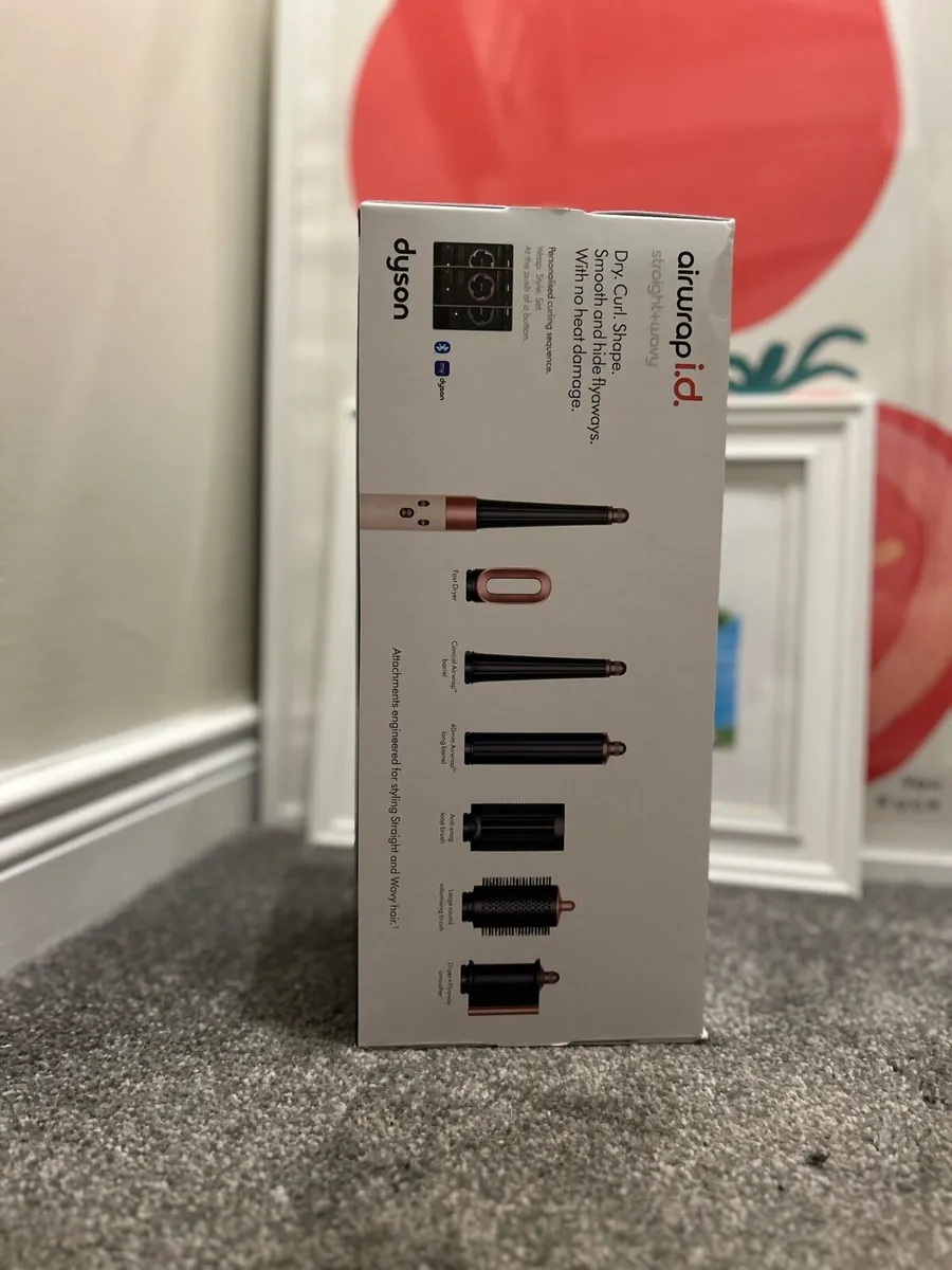 Dyson Airwrap Straight and Wavy - Image 4