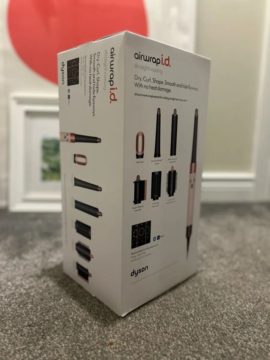 Dyson Airwrap Straight and Wavy - Image 1