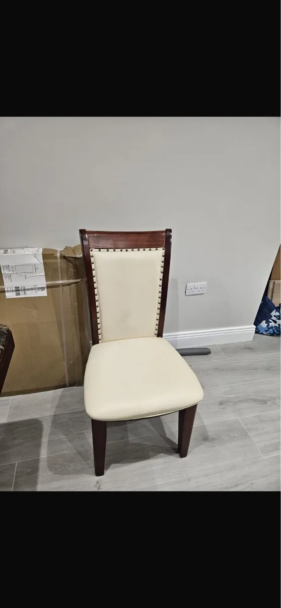 Kitchen table and 6 chairs - Image 3