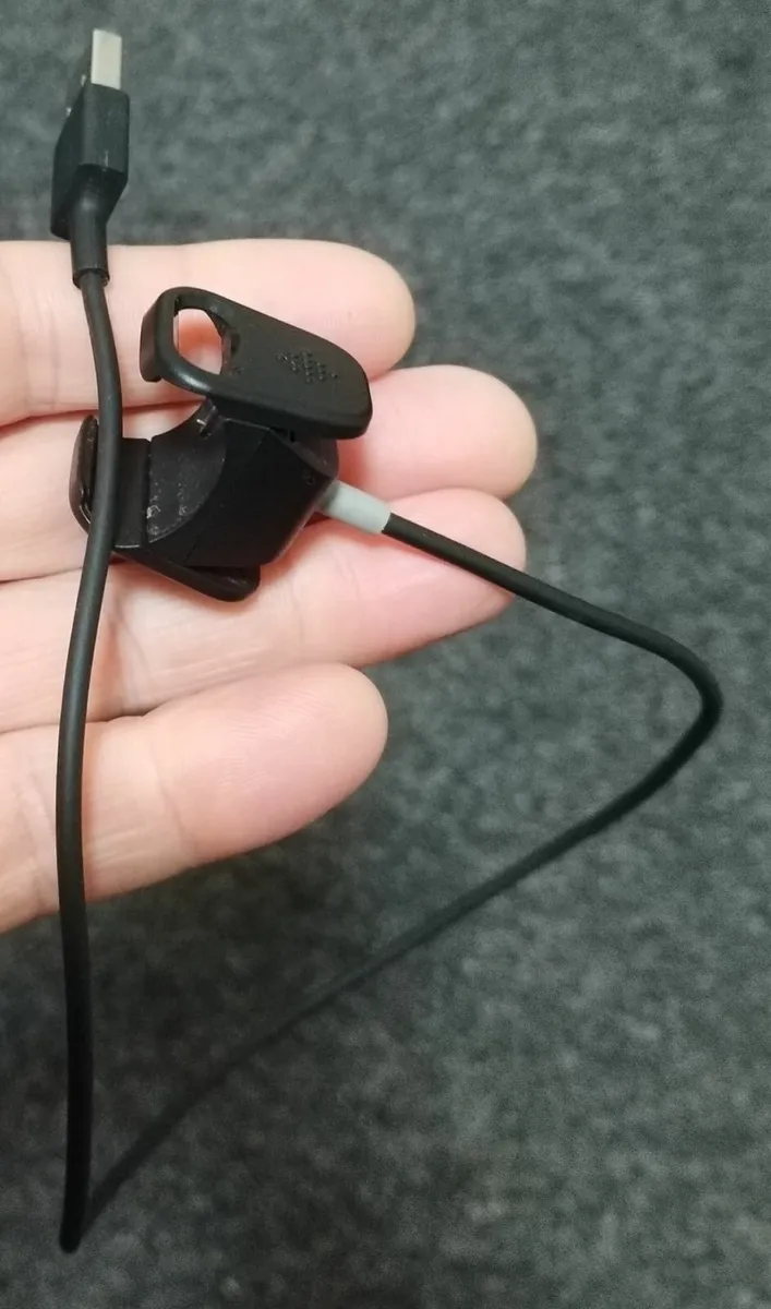 Fitbit  charge 4 - Image 2