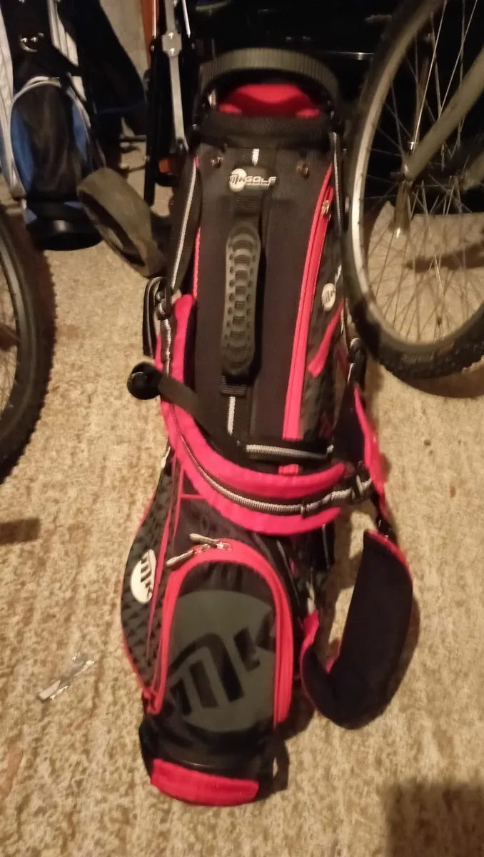 FREE Golf Bag Junior + PW & 6 iron incl. - Image 1