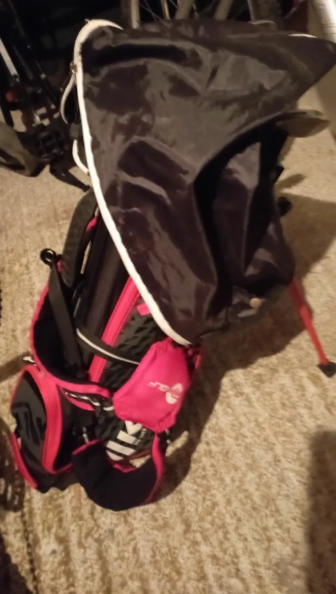 FREE Golf Bag Junior + PW & 6 iron incl. - Image 3
