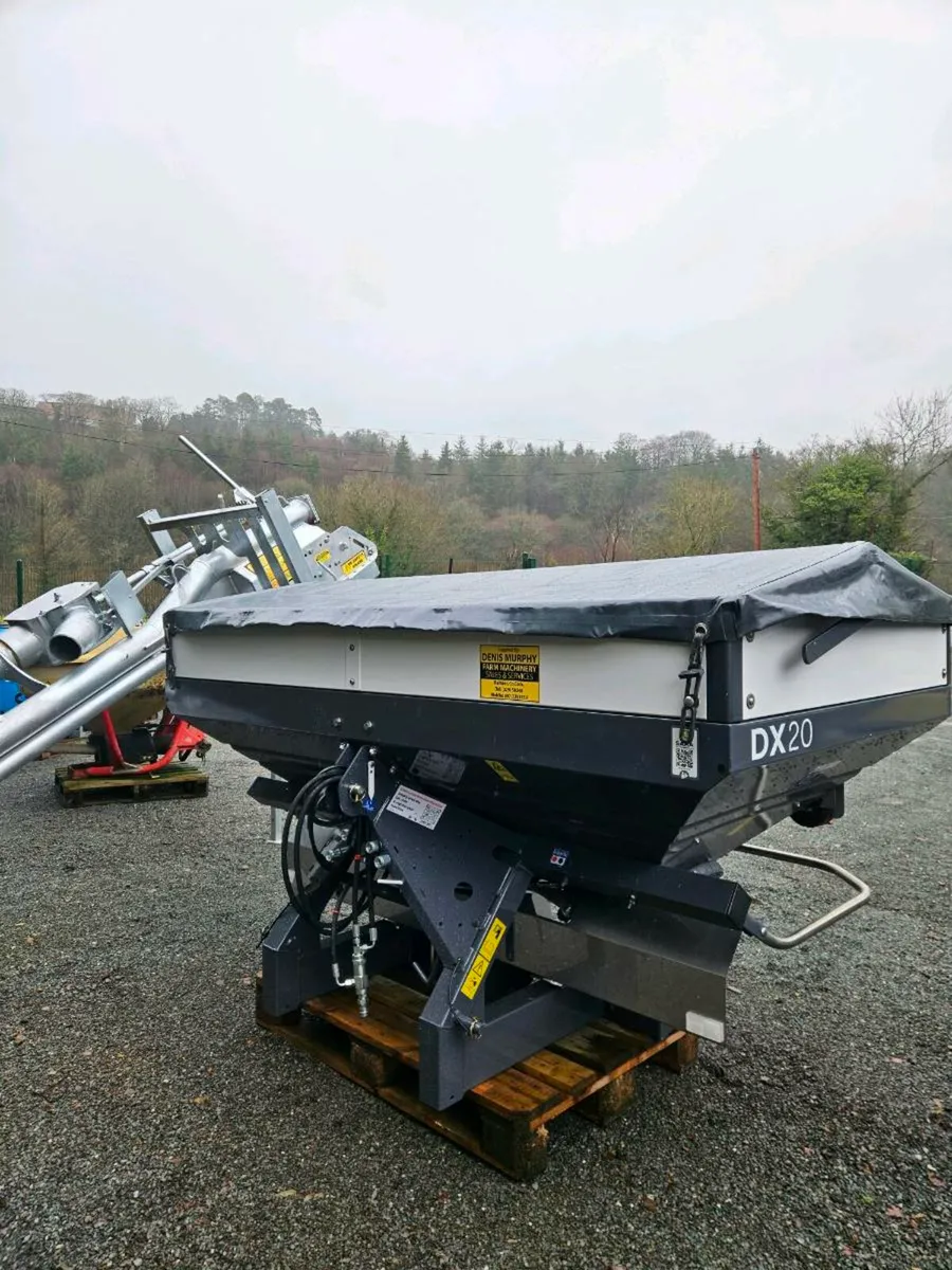 Sky (Sulky) Fertiliser Spreaders - Image 4