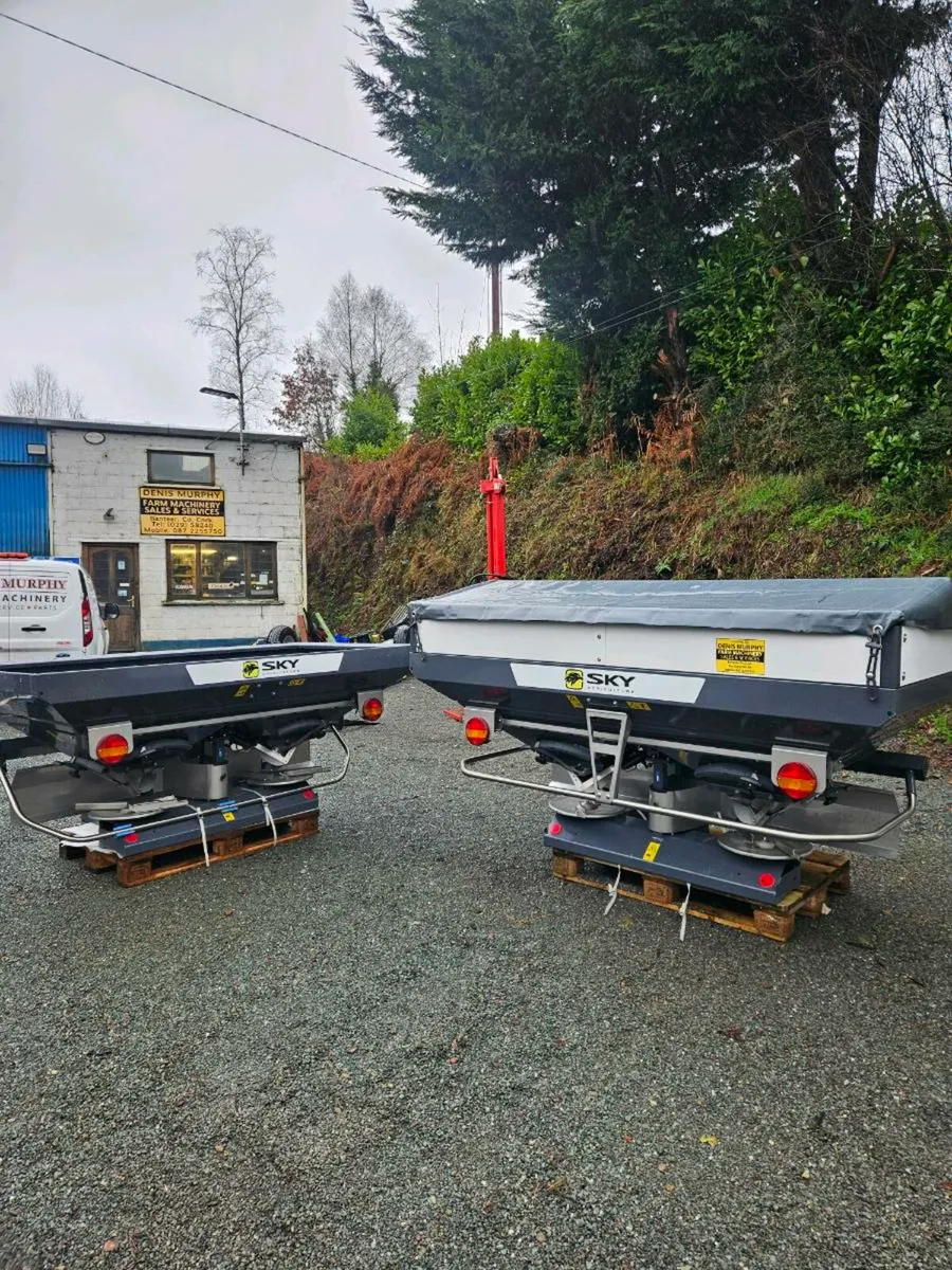 Sky (Sulky) Fertiliser Spreaders - Image 1