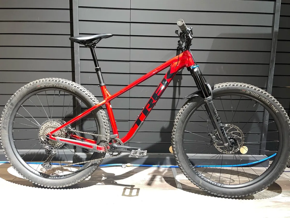 Trek Roscoe 9 Medium 2023 Crimson Red - Image 1