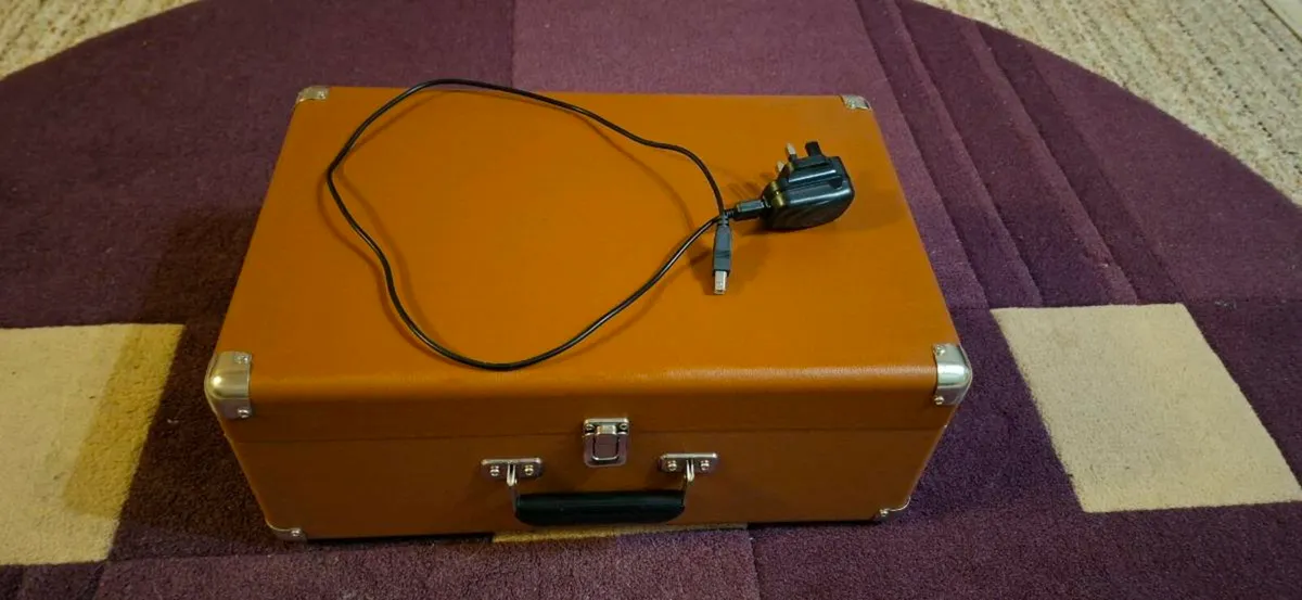 Record Player - Image 3
